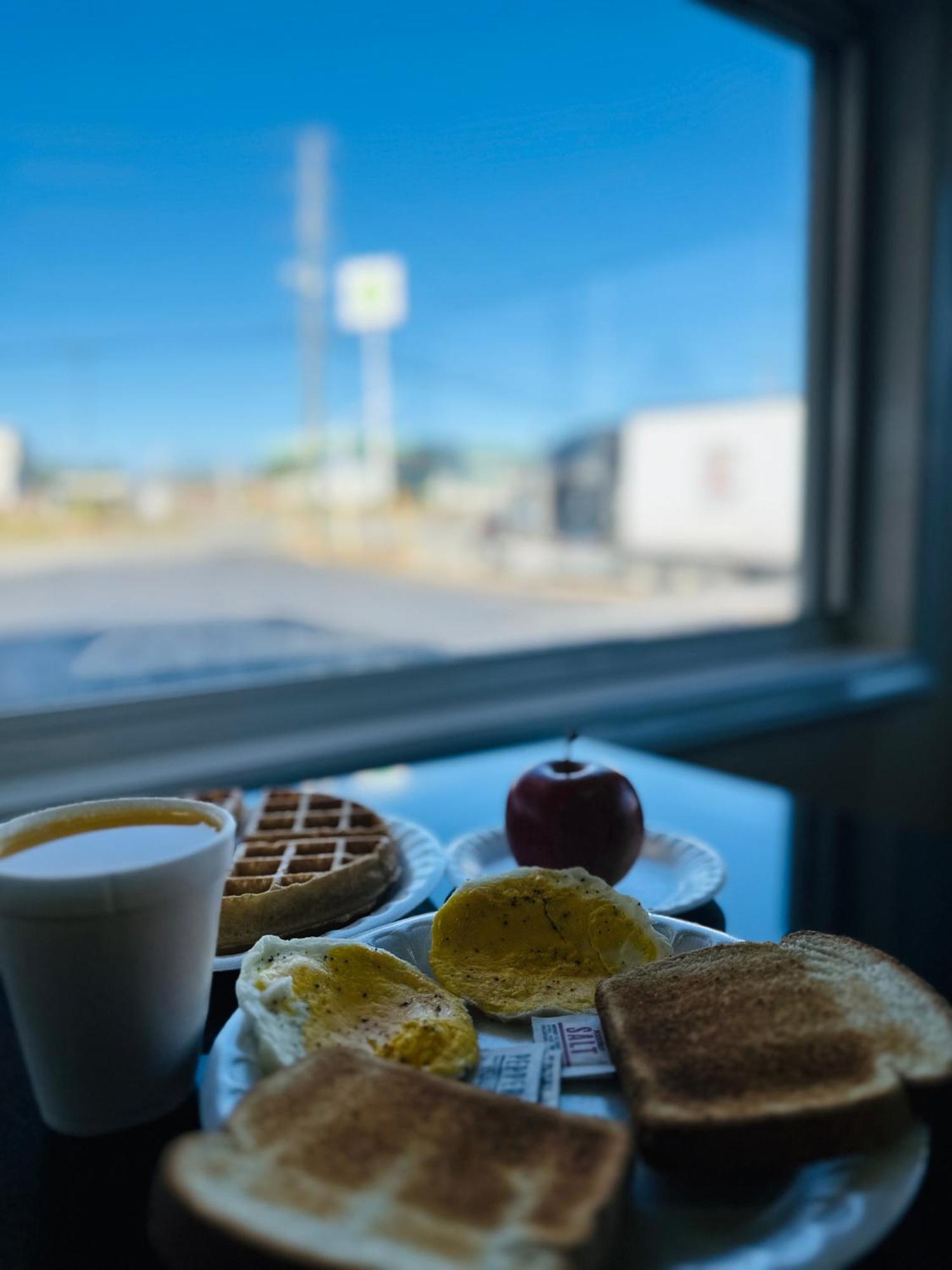 Super 8 by Wyndham Hillsville Eksteriør billede